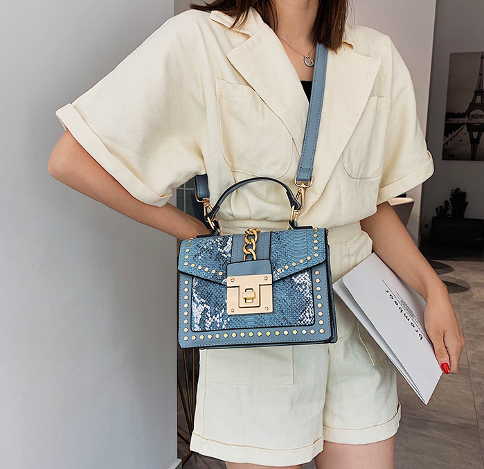 women shoulder bag Fashion Alligator Women Shoulder Bags  totally made with high  quality material and fabrics and trending bags and fully high quality